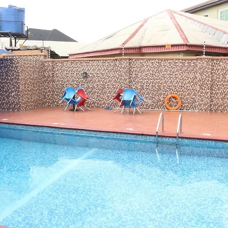 Tommsville Hotel 3*