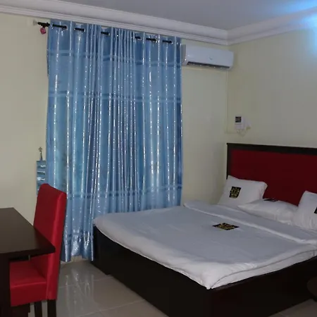 Tommsville Hotel 3*